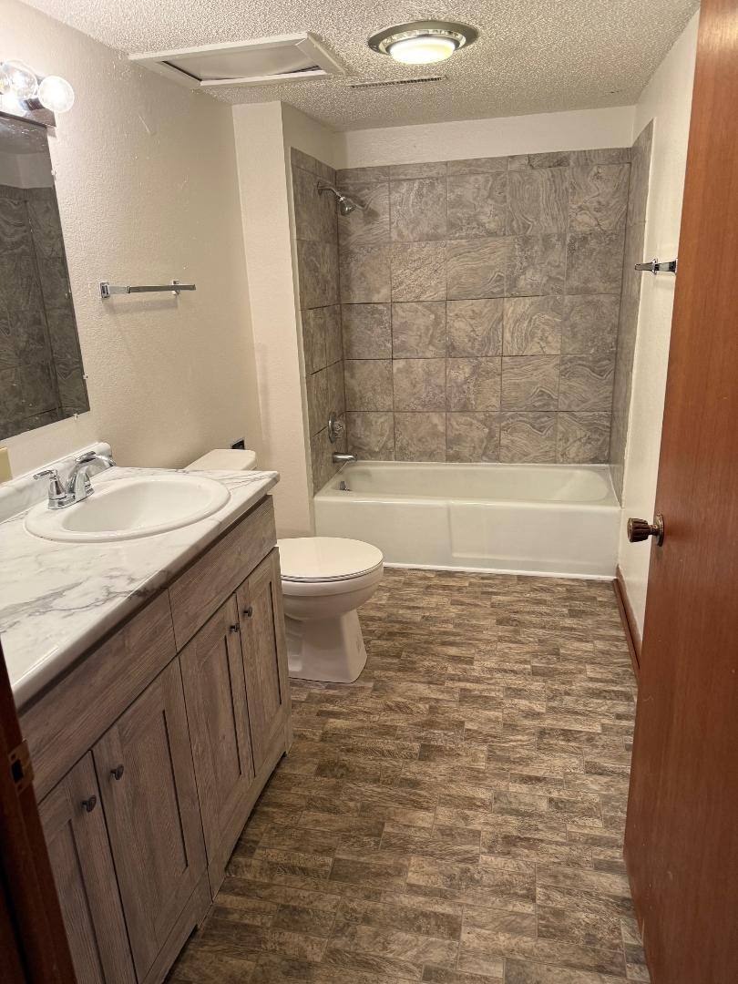 Apartment for rent at 108 Westwood Dr #101, Marshalltown, IA 50158