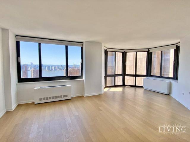 Apartment for rent at 105 Duane St #45E, New York, NY 10007