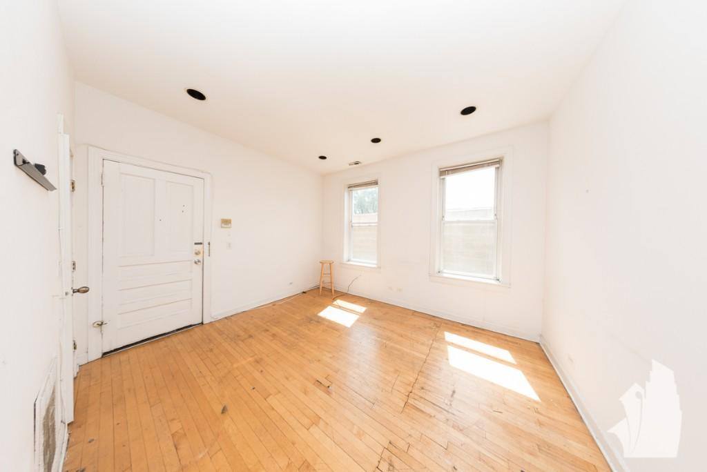 Apartment for rent at 2318 N Southport Ave #1F, Chicago, IL 60614