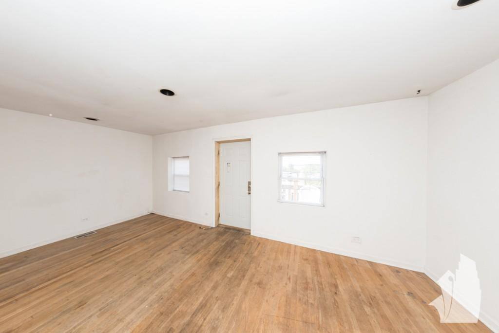 Apartment for rent at 2318 N Southport Ave #1F, Chicago, IL 60614