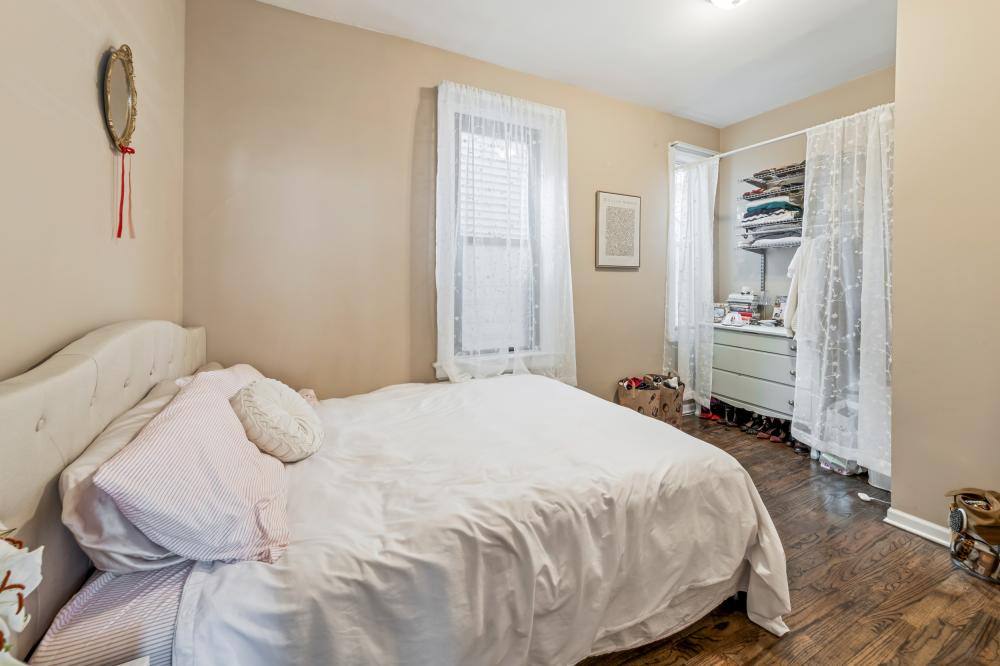 Apartment for rent at 1214 W Melrose St #CH, Chicago, IL 60657