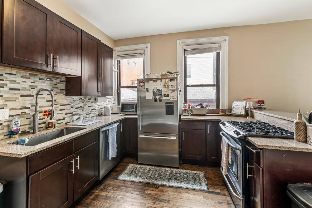 Apartment for rent at 1214 W Melrose St #CH, Chicago, IL 60657