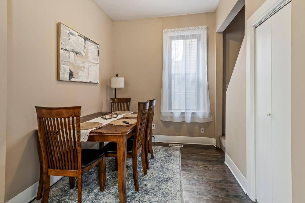 Apartment for rent at 1214 W Melrose St #CH, Chicago, IL 60657