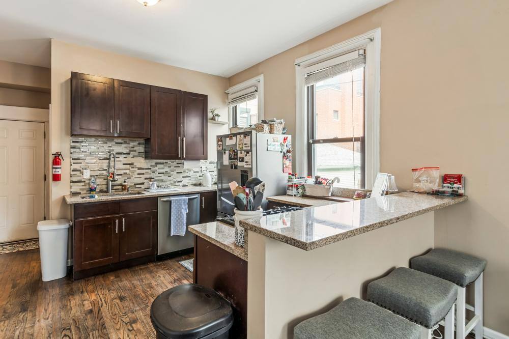Apartment for rent at 1214 W Melrose St #CH, Chicago, IL 60657