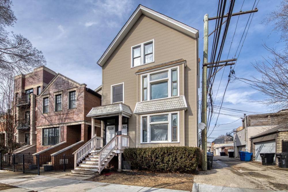 Apartment for rent at 1214 W Melrose St #CH, Chicago, IL 60657