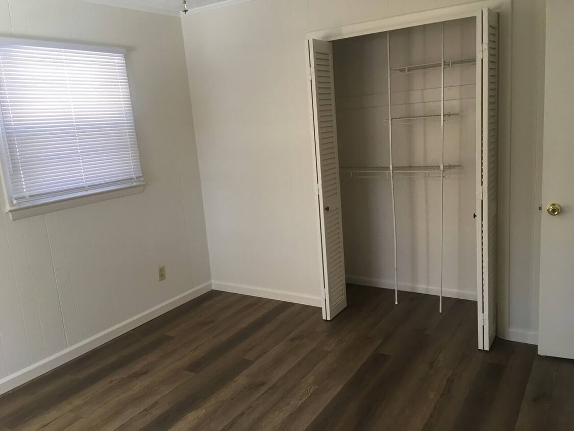 Townhouse for rent at 2 Sunset Dr, Weaverville, NC 28787