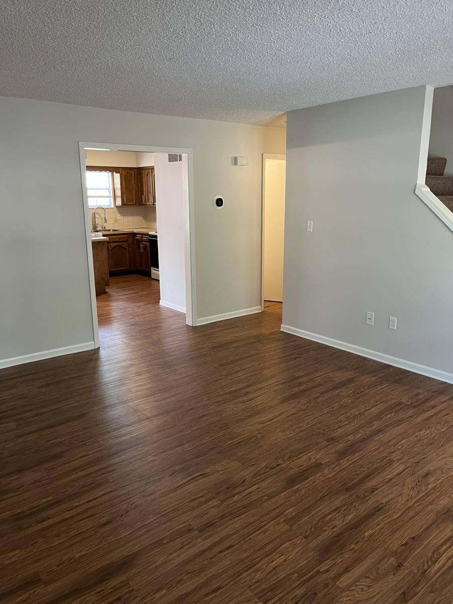 Townhouse for rent at 313 NW 3rd St, Blue Springs, MO 64014