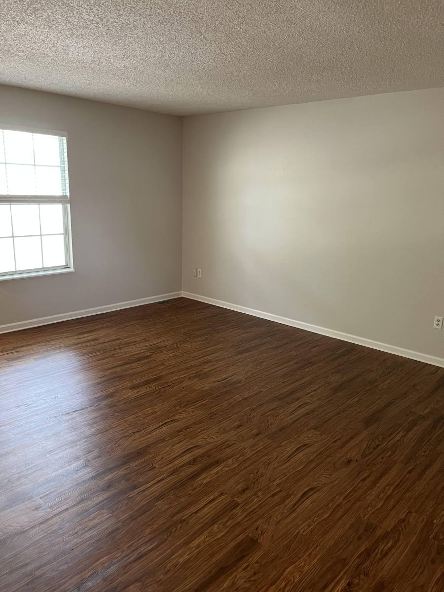 Townhouse for rent at 313 NW 3rd St, Blue Springs, MO 64014