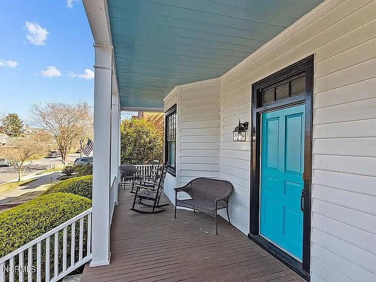 208 Metcalf St #300, New Bern, NC 28562