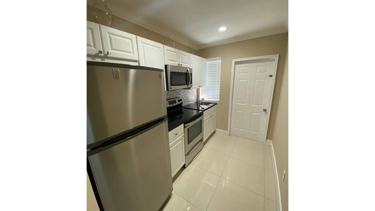 Apartment for rent at 103 NW 6th Ave, Miami, FL 33128