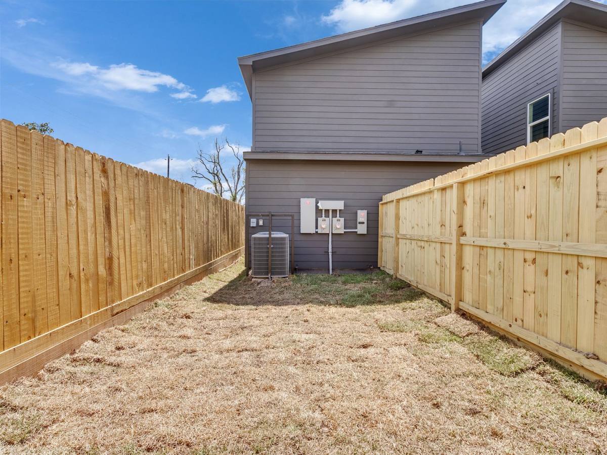 House for rent at 8627 Homewood Lane, Houston, TX 77028