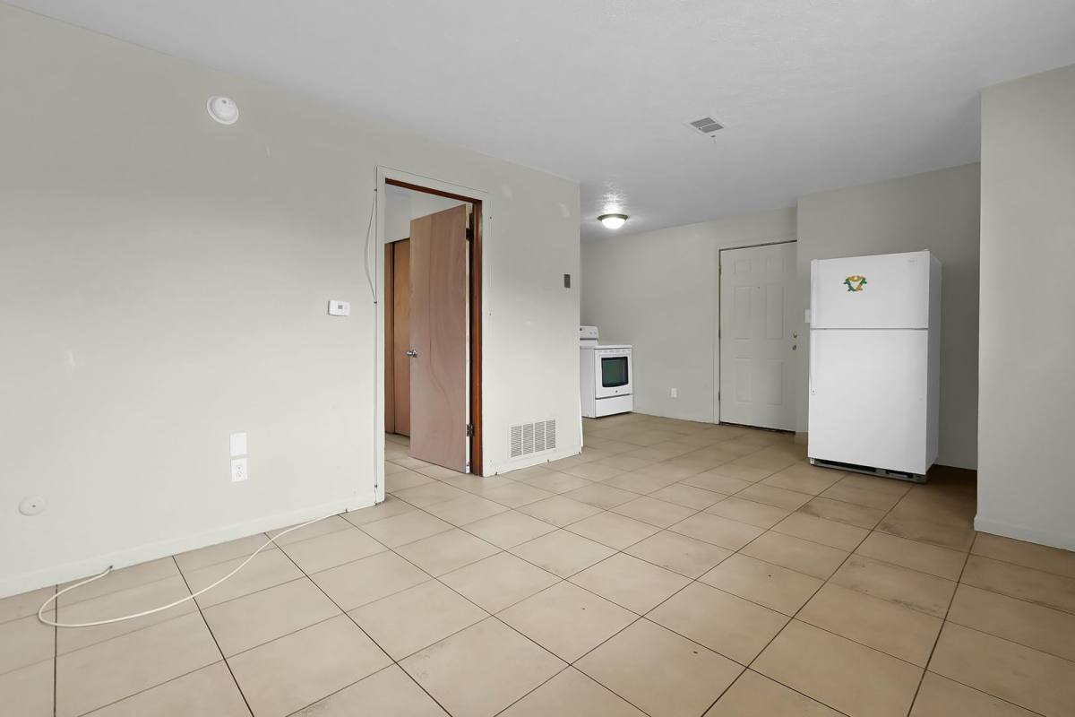 Apartment for rent at 3685 Cleveland Ave, Columbus, OH 43224