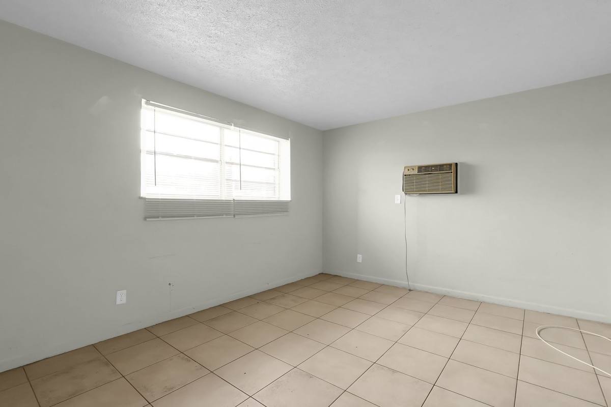 Apartment for rent at 3685 Cleveland Ave, Columbus, OH 43224