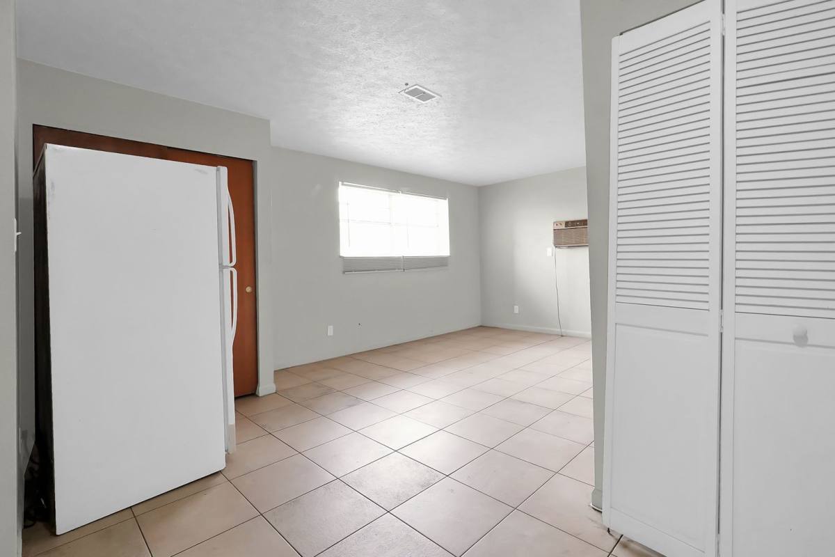 Apartment for rent at 3685 Cleveland Ave, Columbus, OH 43224