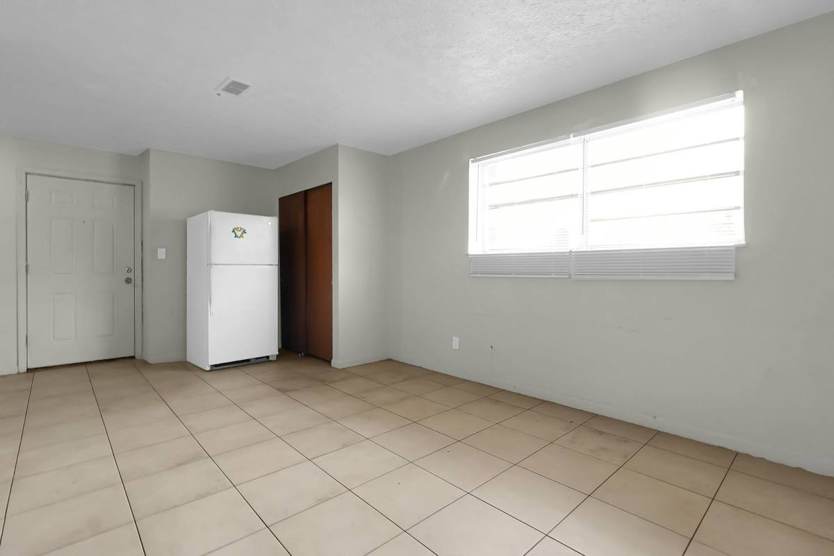 Apartment for rent at 3685 Cleveland Ave, Columbus, OH 43224