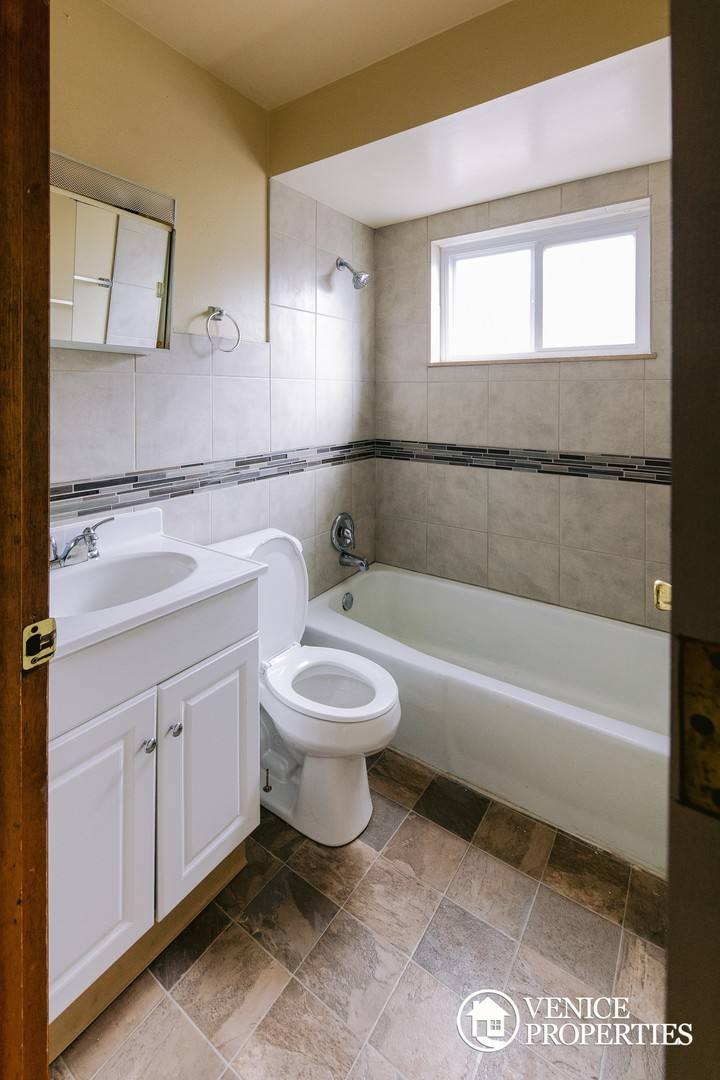 Townhouse for rent at 1669 N 4th St, Columbus, OH 43201