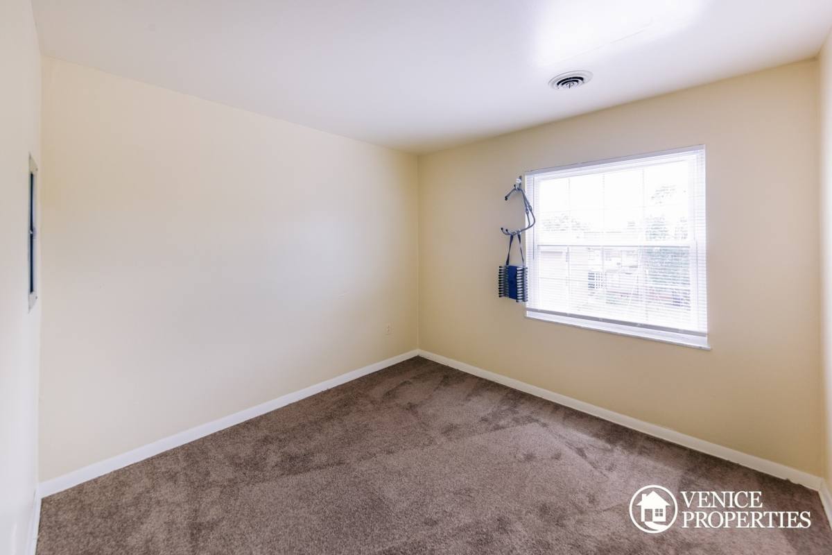 Townhouse for rent at 1669 N 4th St, Columbus, OH 43201