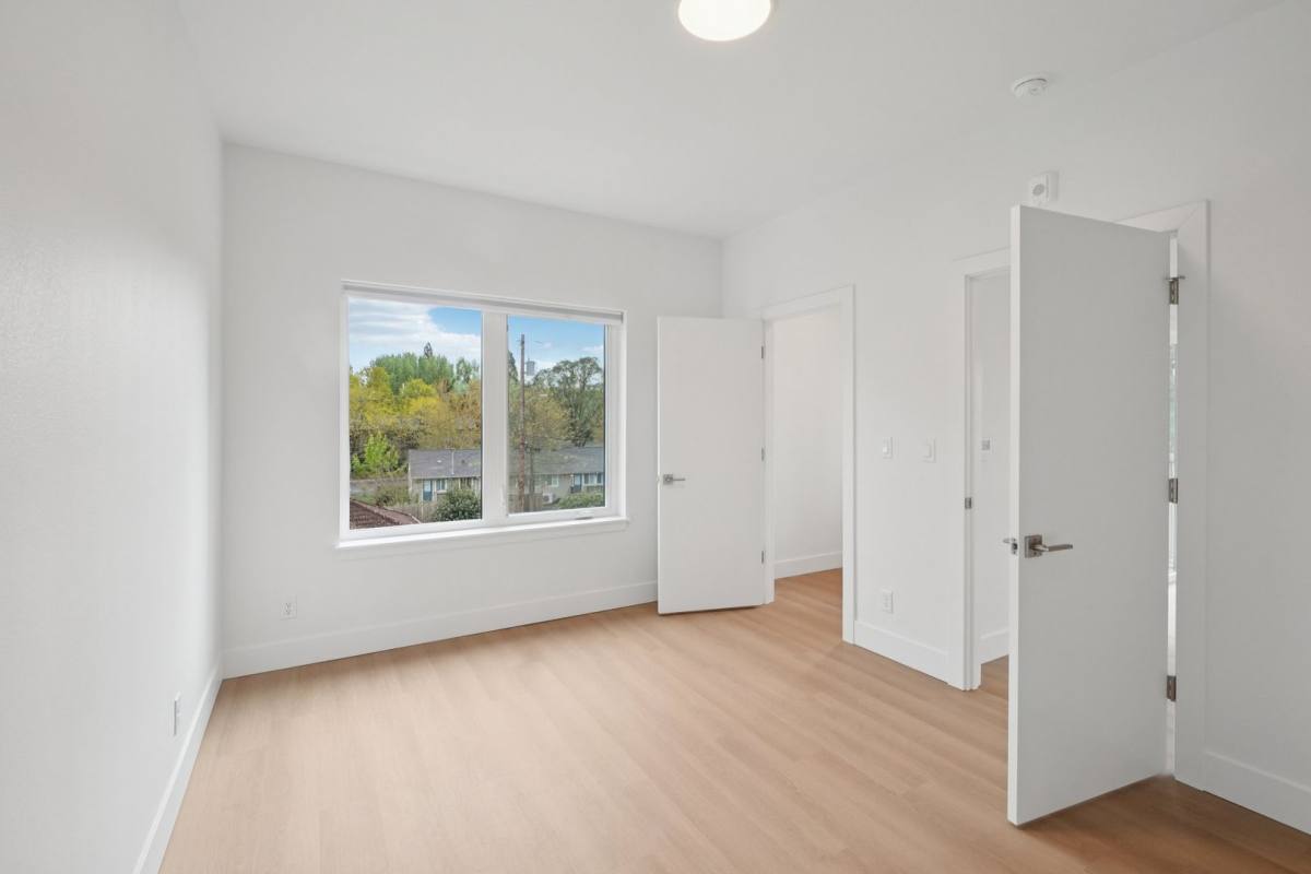 Apartment for rent at 4920 SW Pacific Ave, Beaverton, OR 97005