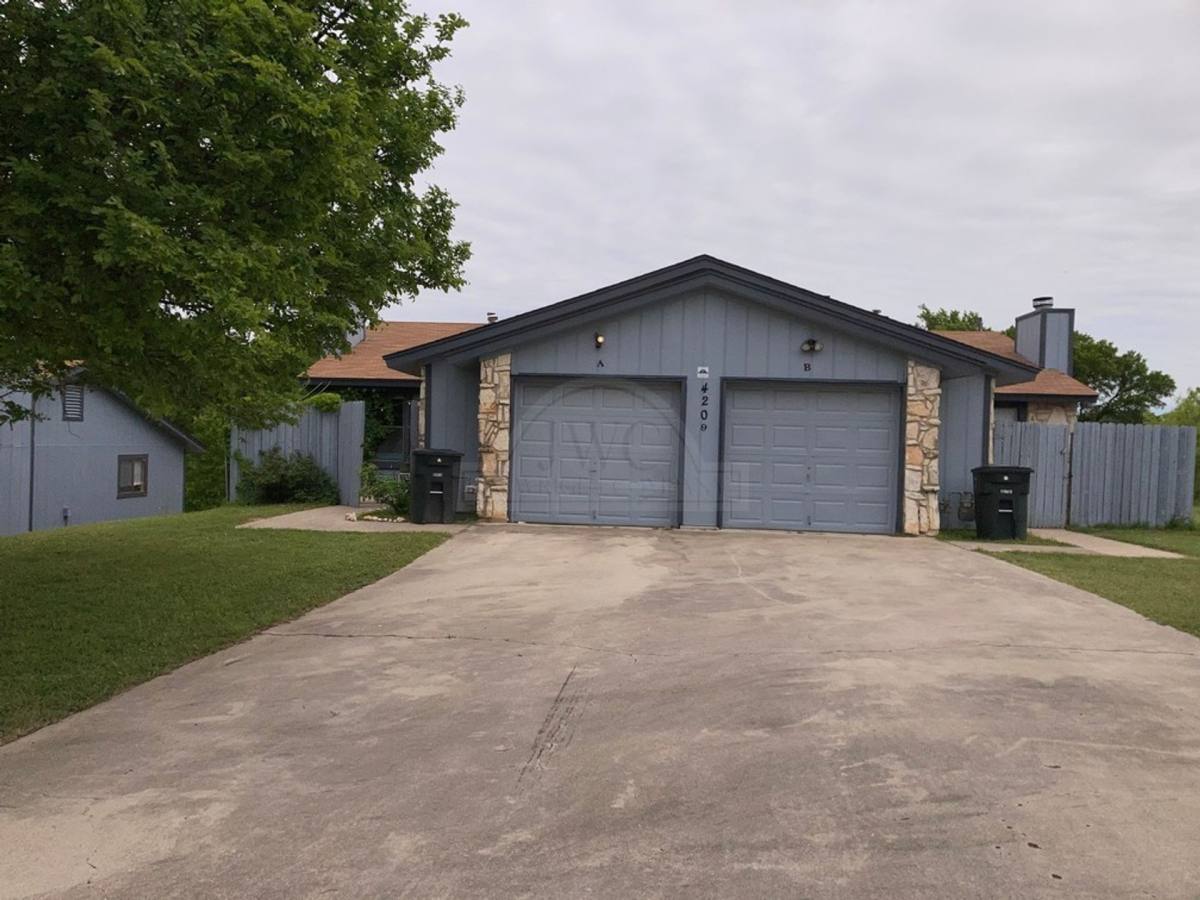 Townhouse for rent at 4209 Water St, Killeen, TX 76543
