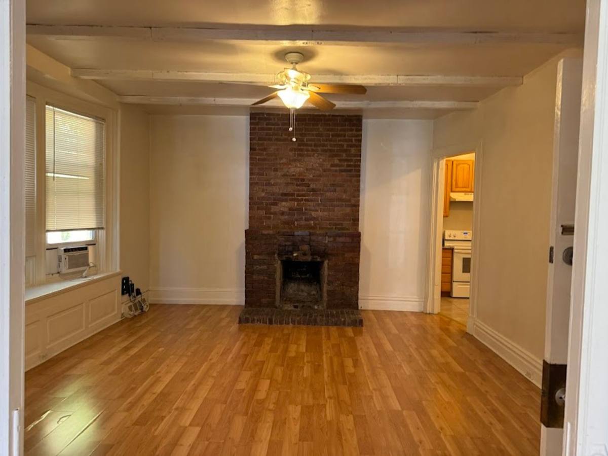 Apartment for rent at 5526 Howe St, Pittsburgh, PA 15232