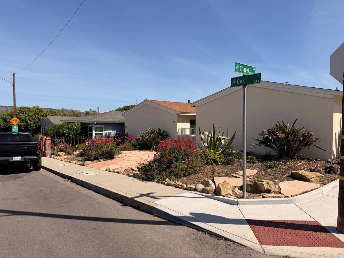 Apartment for rent at 84 - 96 Oak St, Camarillo, CA 93010
