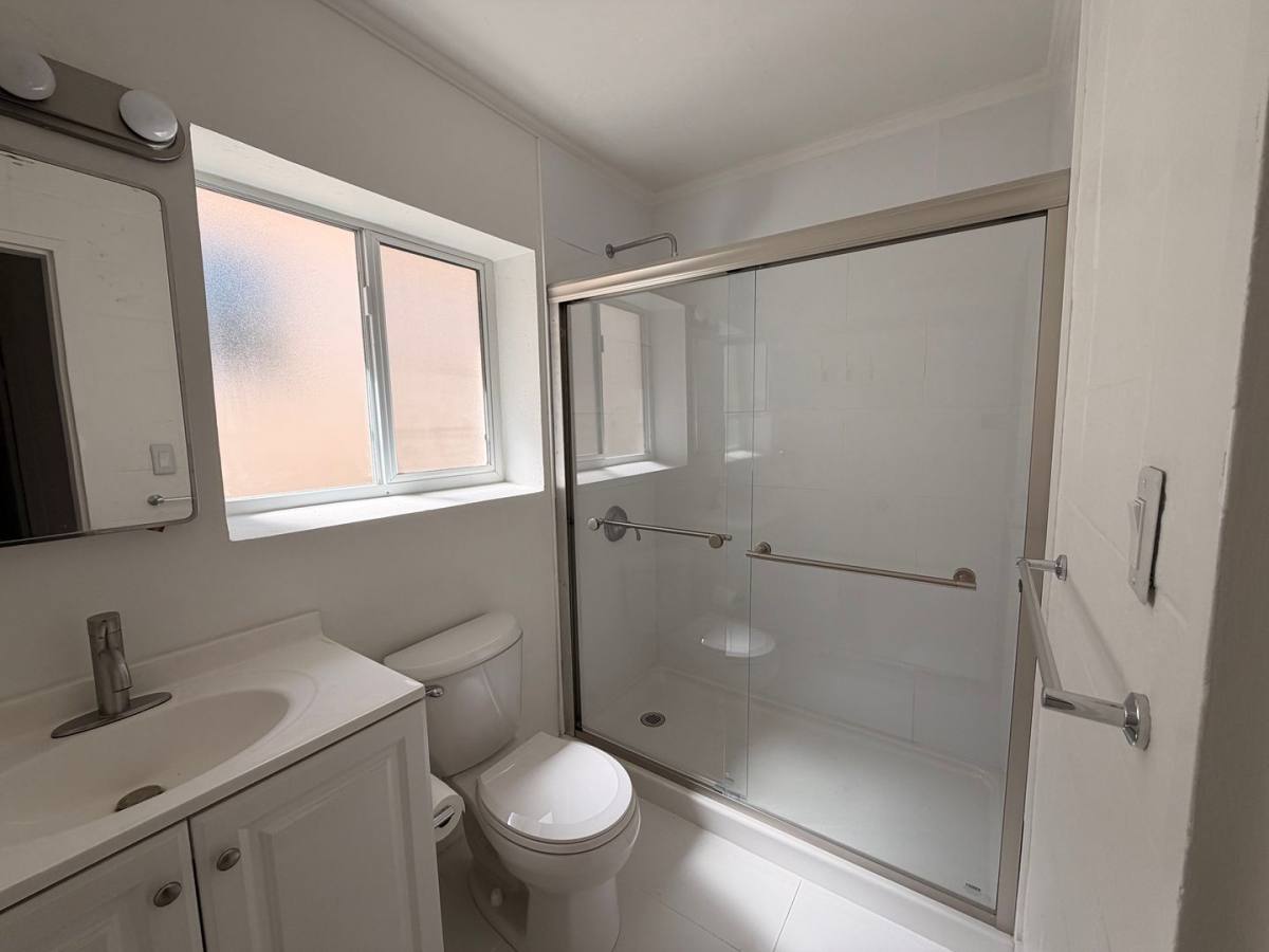 Apartment for rent at 84 - 96 Oak St, Camarillo, CA 93010