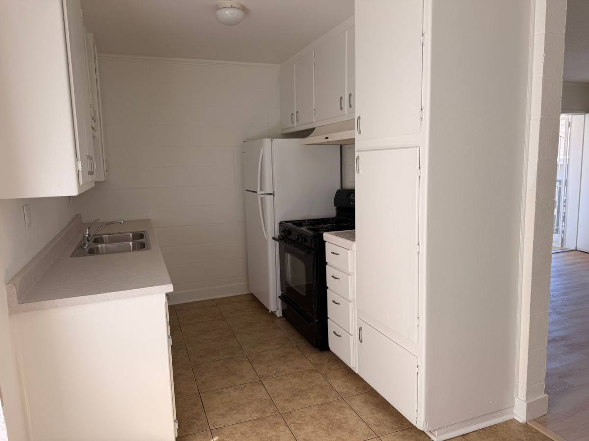 Apartment for rent at 84 - 96 Oak St, Camarillo, CA 93010