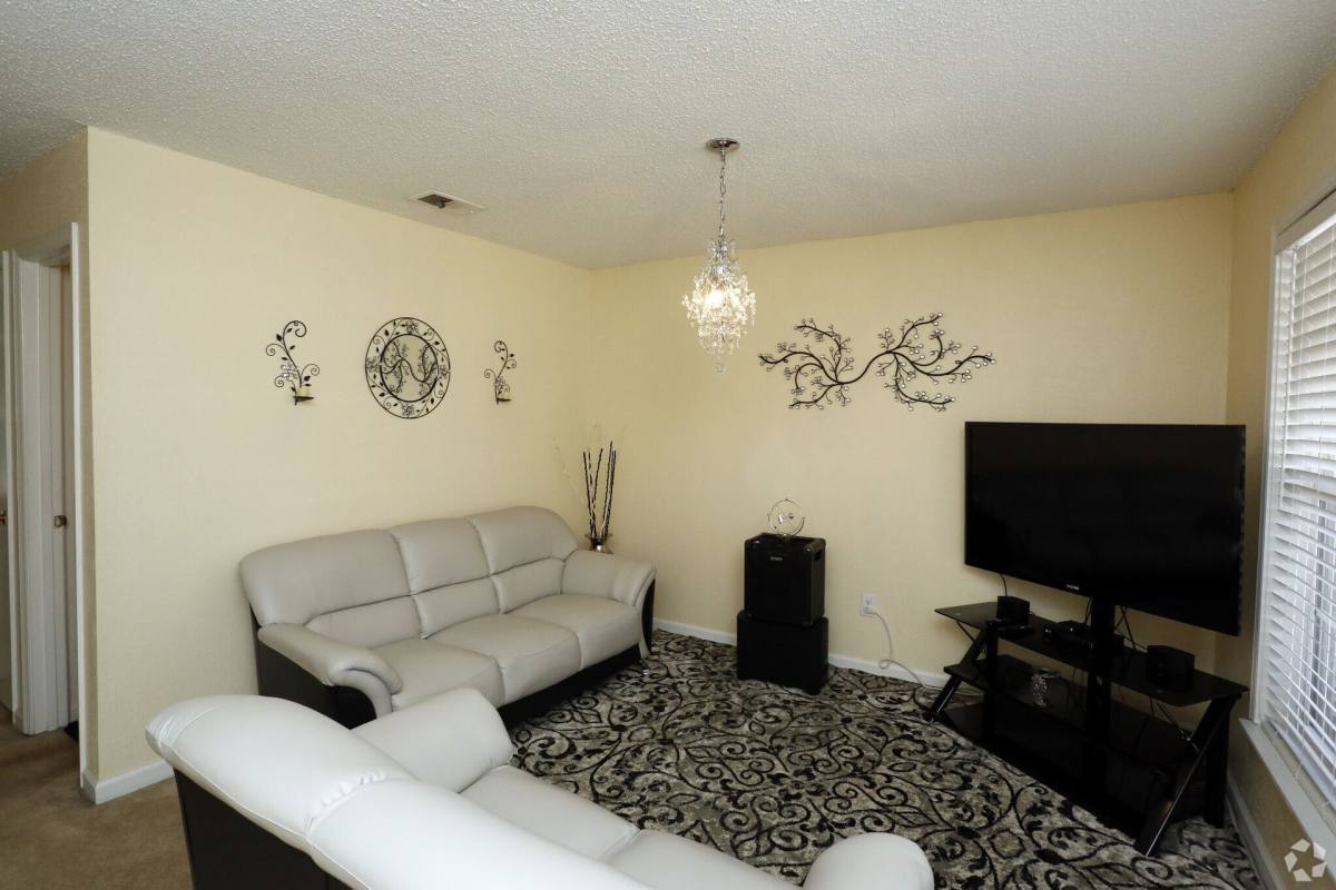 Townhouse for rent at 3201 Eden St, Pascagoula, MS 39581