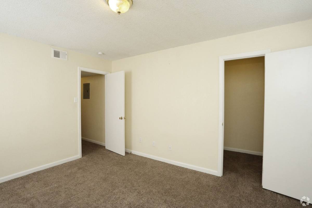 Townhouse for rent at 3201 Eden St, Pascagoula, MS 39581