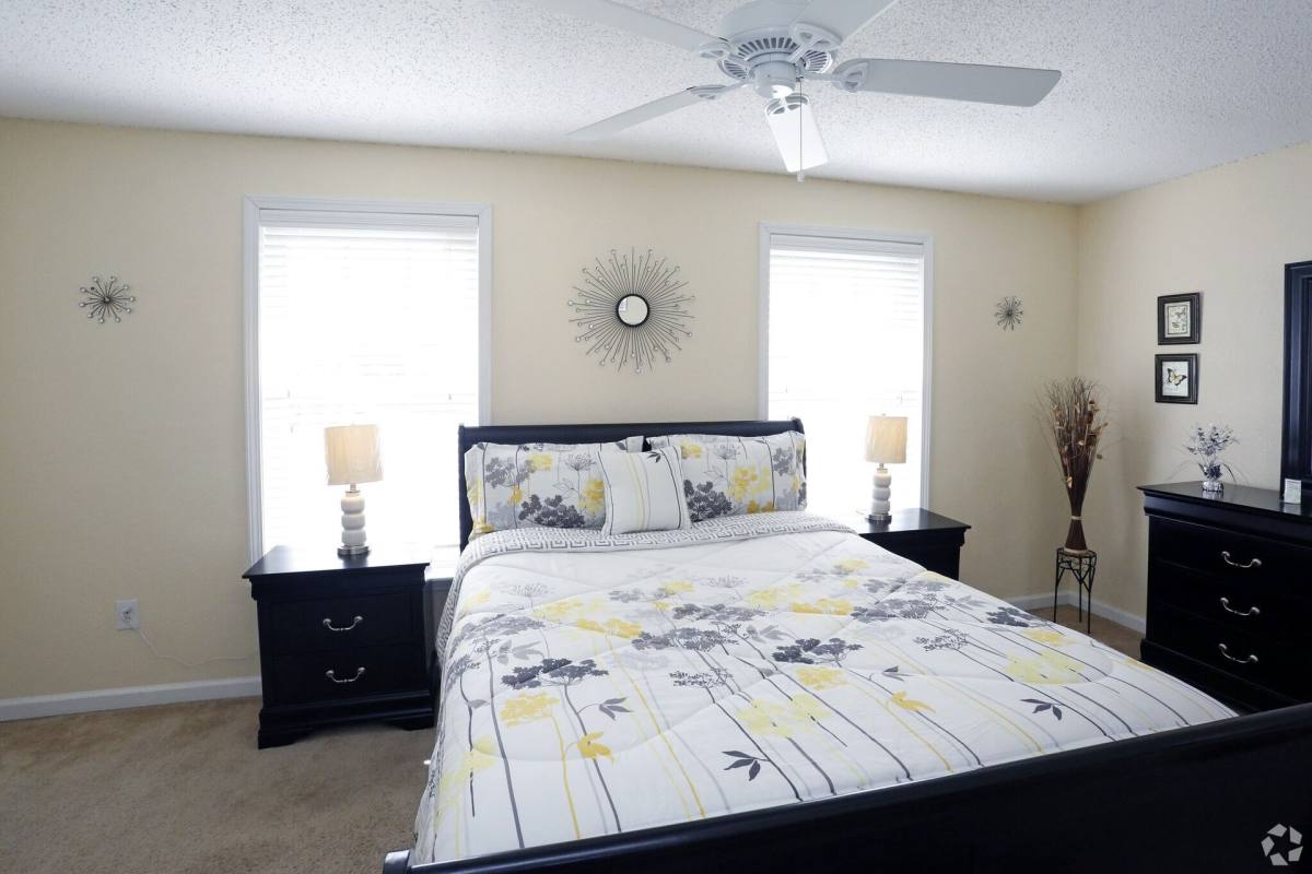 Townhouse for rent at 3201 Eden St, Pascagoula, MS 39581
