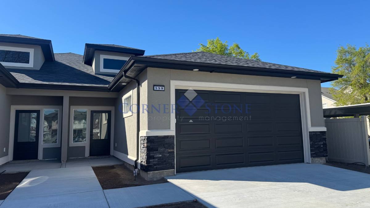 Townhouse for rent at 559 W Idaho Ave, Meridian, ID 83642