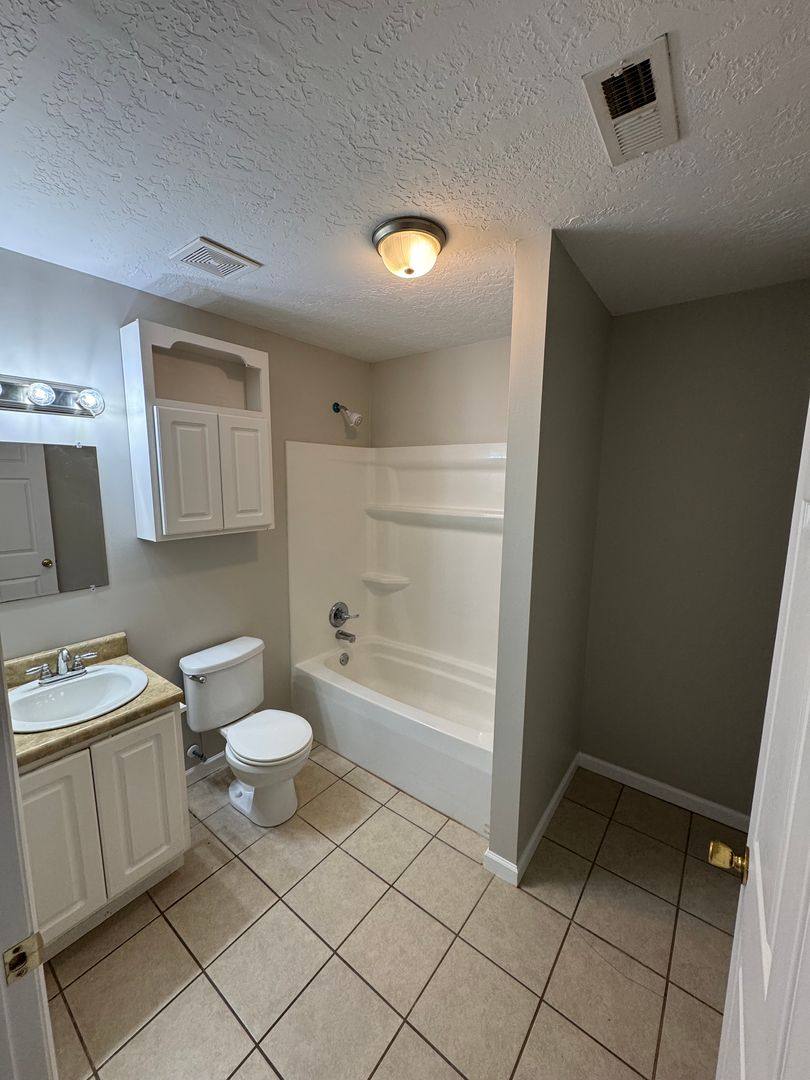 Apartment for rent at 105 Cooper Circle, Anniston, AL 36201
