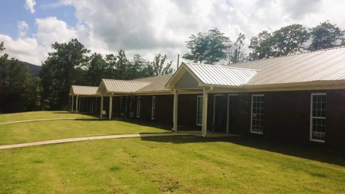 Apartment for rent at 105 Cooper Circle, Anniston, AL 36201