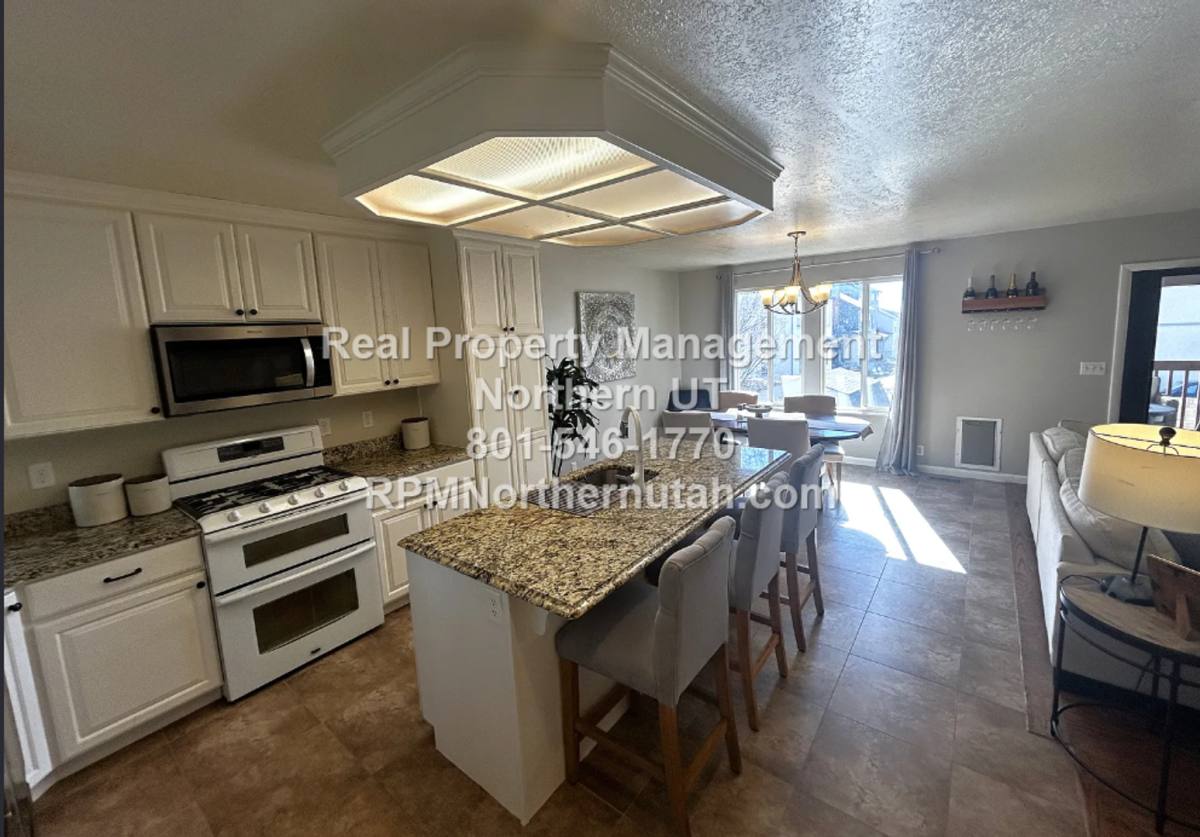House for rent at 703 W 2175 N, Layton, UT 84041