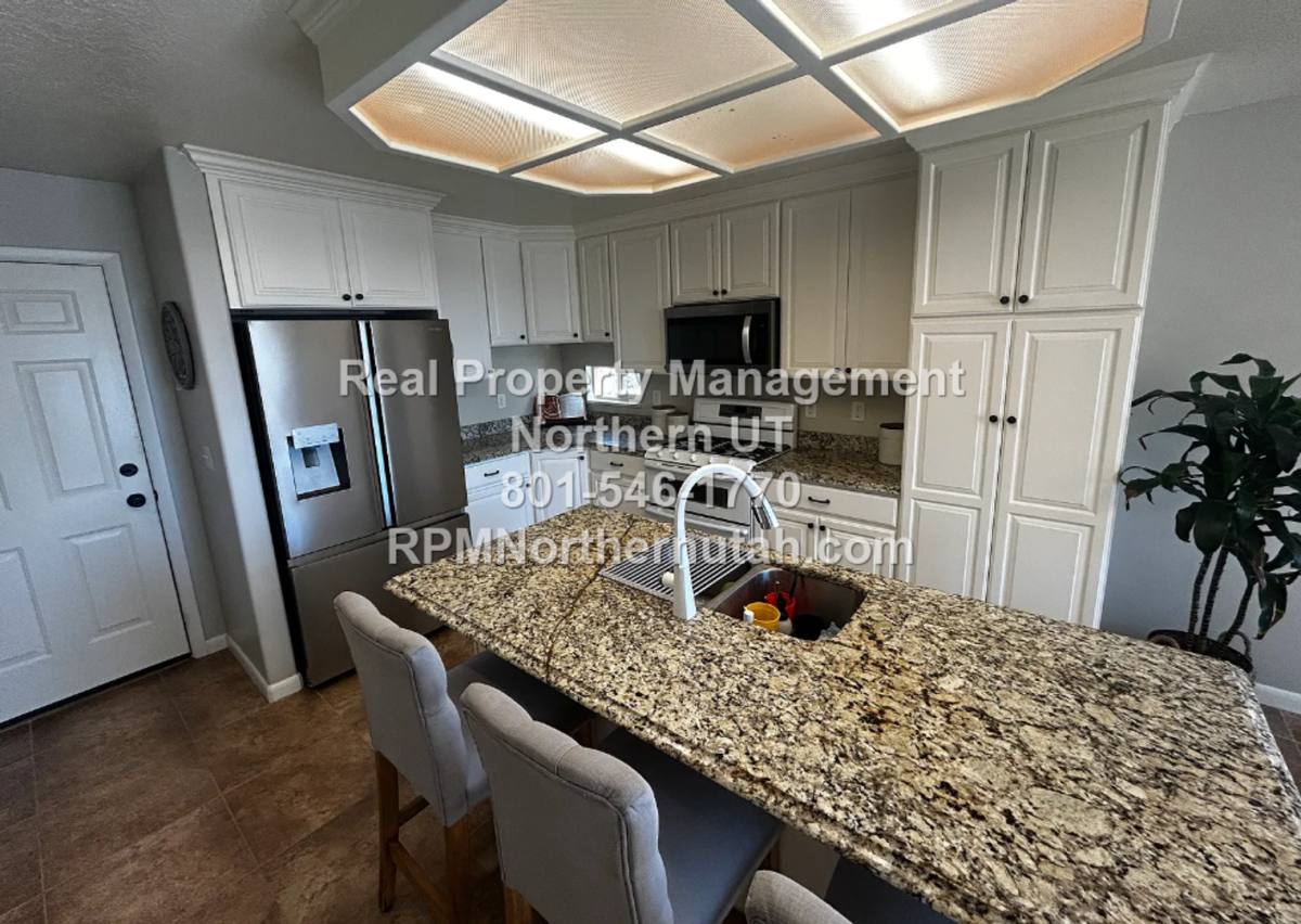House for rent at 703 W 2175 N, Layton, UT 84041