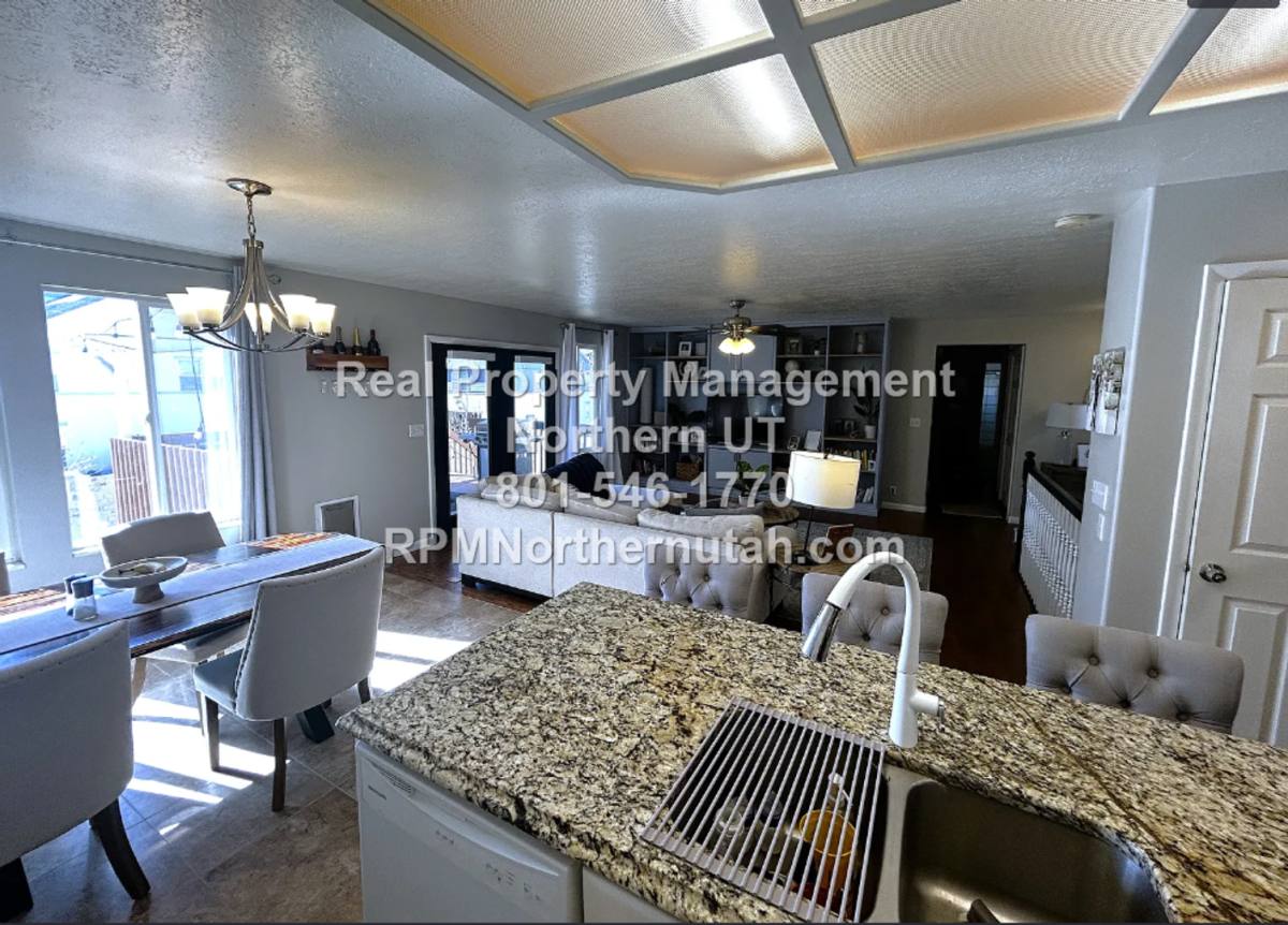 House for rent at 703 W 2175 N, Layton, UT 84041