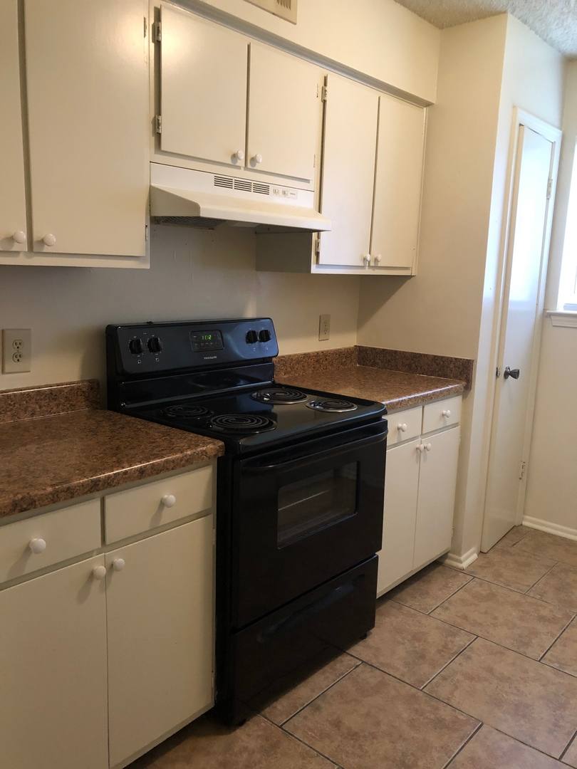 Apartment for rent at 8727 Granite Dr, Baton Rouge, LA 70810