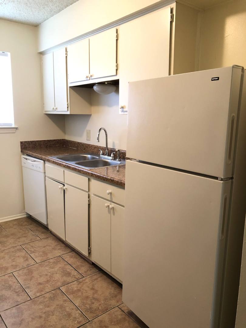 Apartment for rent at 8727 Granite Dr, Baton Rouge, LA 70810