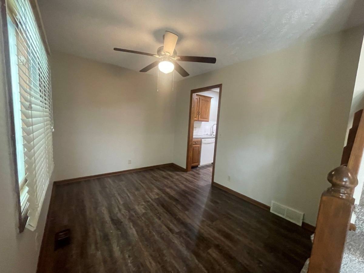 Townhouse for rent at 1105 Grenoble Dr, Bellevue, NE 68123