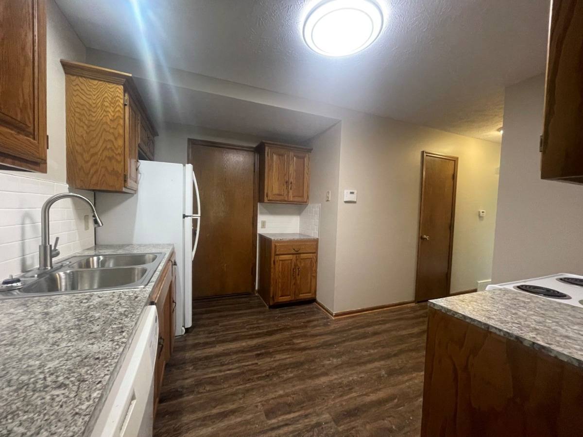 Townhouse for rent at 1105 Grenoble Dr, Bellevue, NE 68123
