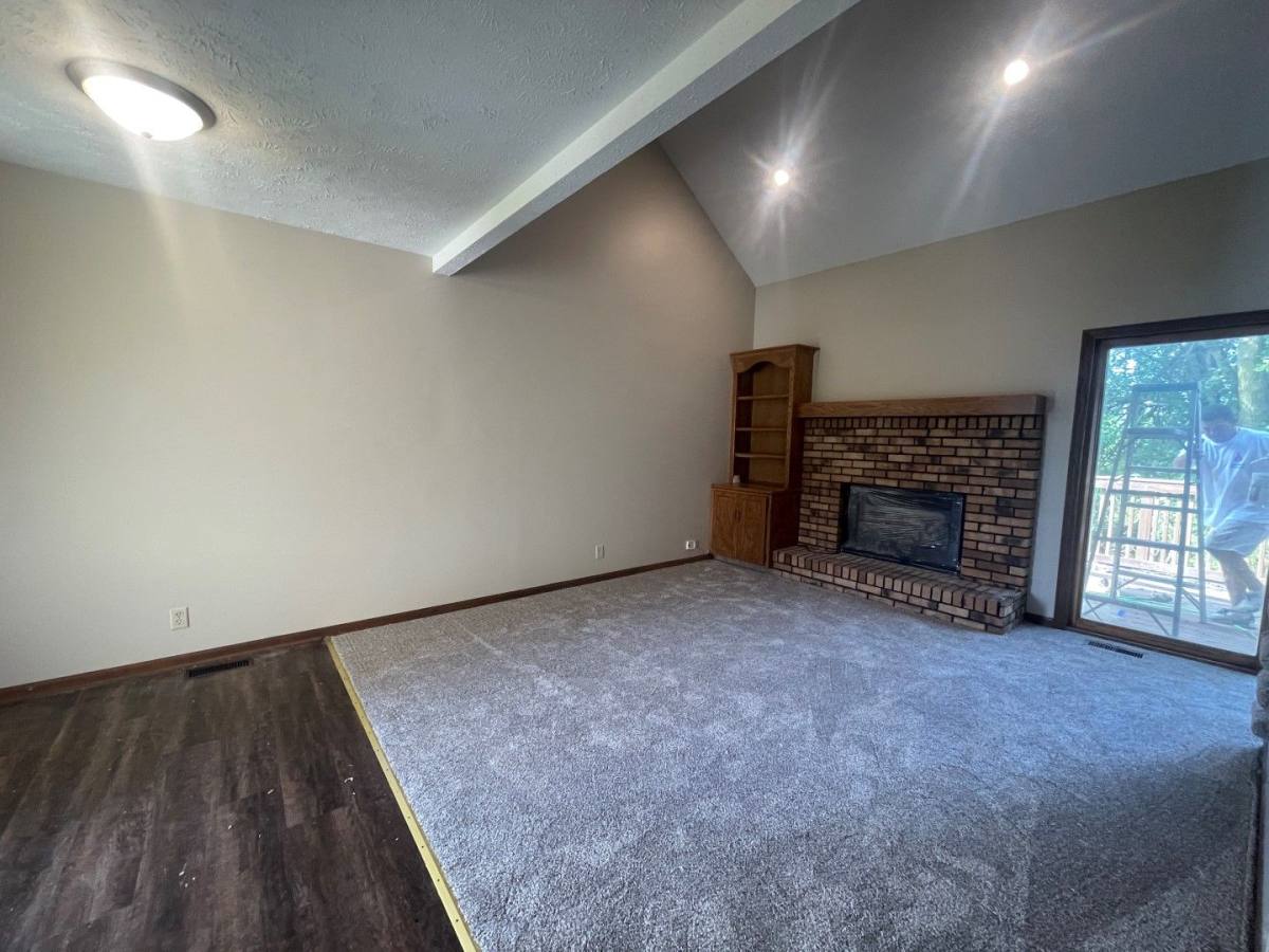 Townhouse for rent at 1105 Grenoble Dr, Bellevue, NE 68123