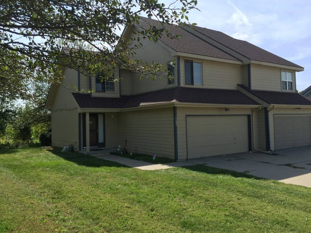 Townhouse for rent at 1105 Grenoble Dr, Bellevue, NE 68123