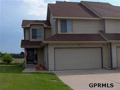 Townhouse for rent at 1105 Grenoble Dr, Bellevue, NE 68123