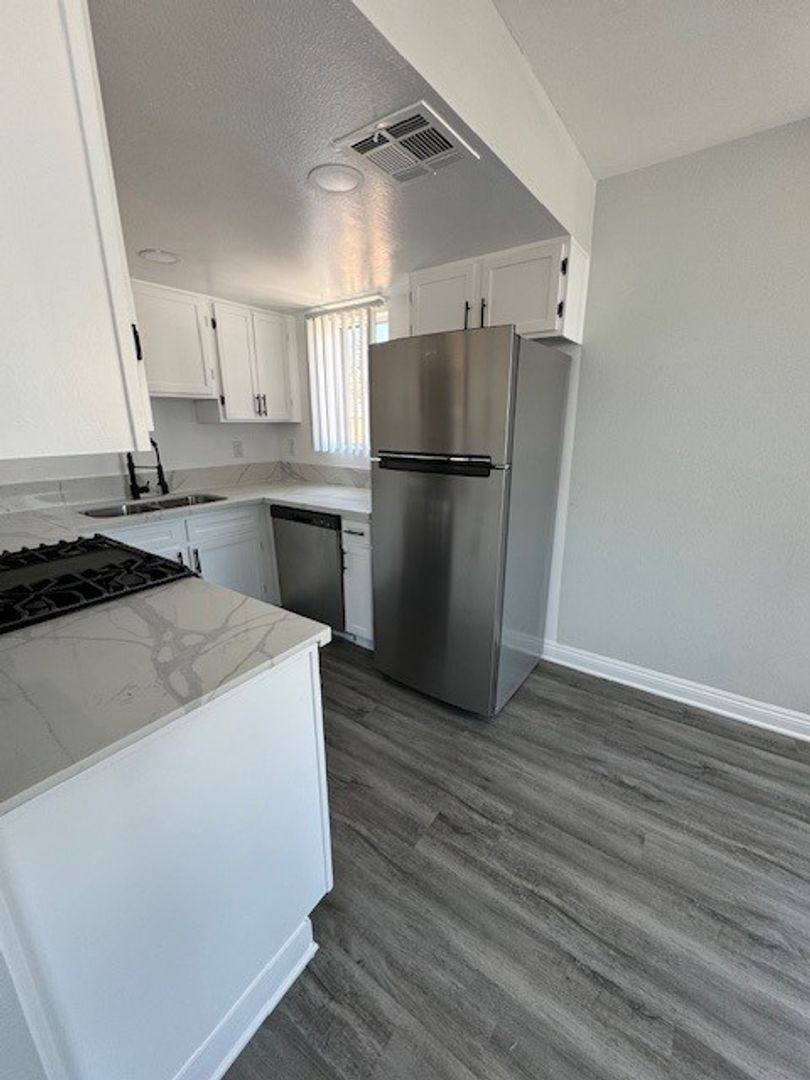 Apartment for rent at 4524 Vista Del Monte Ave, Sherman Oaks, CA 91403