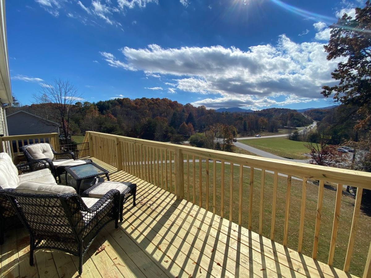 Apartment for rent at 220 D Tf Kirkpatrick Way, Candler, NC 28715