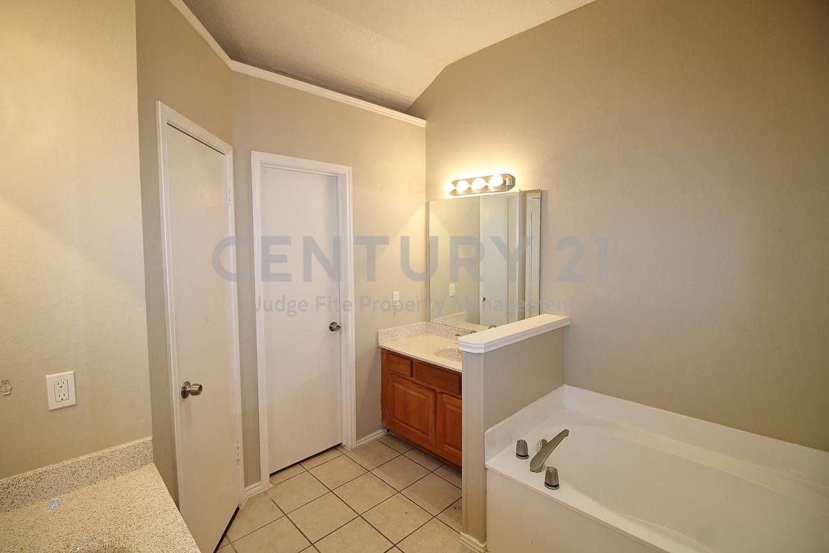 House for rent at 2018 Garden Crest Lane, Dallas, TX 75232