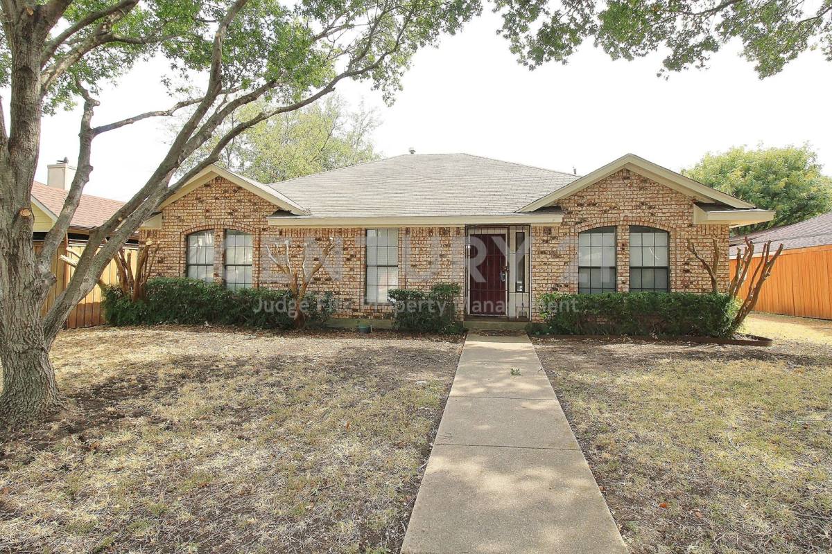 House for rent at 2018 Garden Crest Lane, Dallas, TX 75232