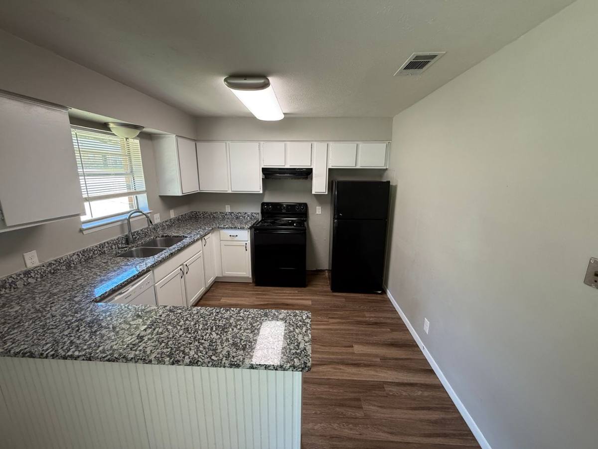 Townhouse for rent at 2916 Bernice Dr, Longview, TX 75604