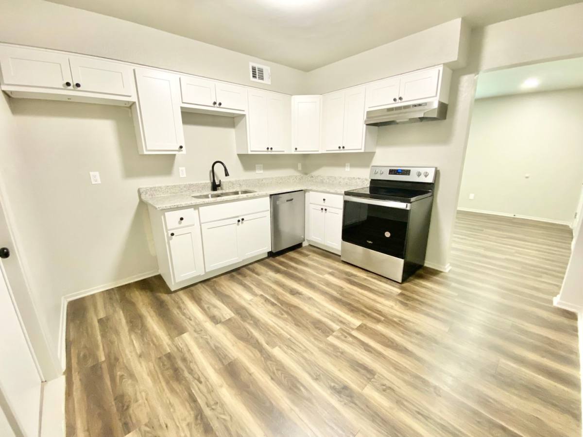 House for rent at 117 E Sanford St, Arlington, TX 76011