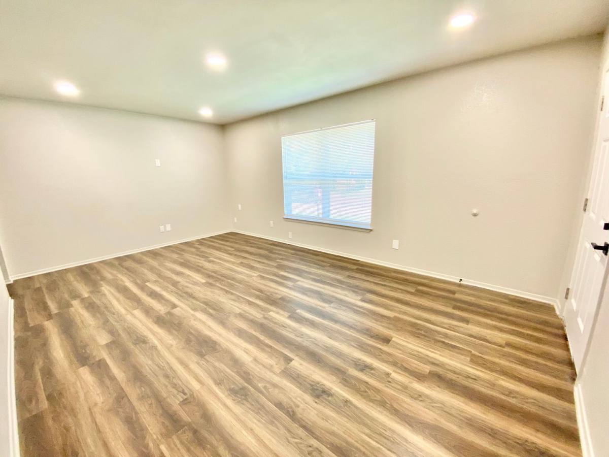 House for rent at 117 E Sanford St, Arlington, TX 76011
